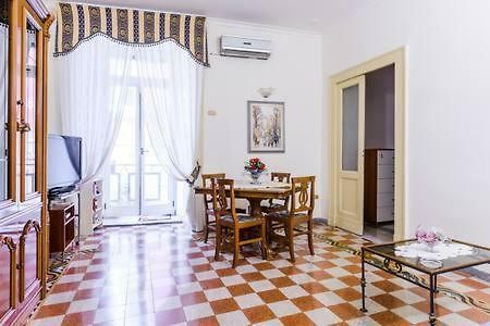 شقة Casa Lillina A Toledo , Near Piazza Del Plebiscito نابولي المظهر الخارجي الصورة